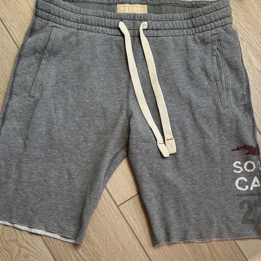 Hollister Y2K Bird Logo Cut Off Sweat Shorts Size M Logo Loungewear Grunge